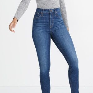 Curvy High-Rise Skinny Jeans in Moreaux Wash